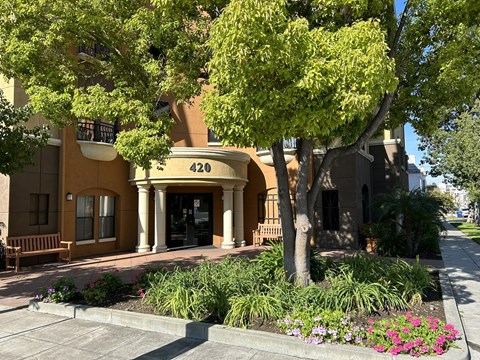 Heritage Park at Glendale front entrance