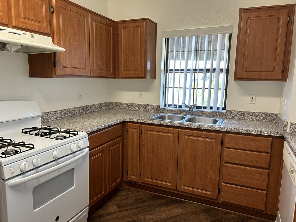 Heritage Park at Glendale kitchen cabinets