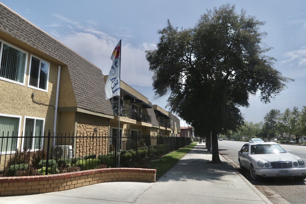 Heritage Park at Woodman front exterior