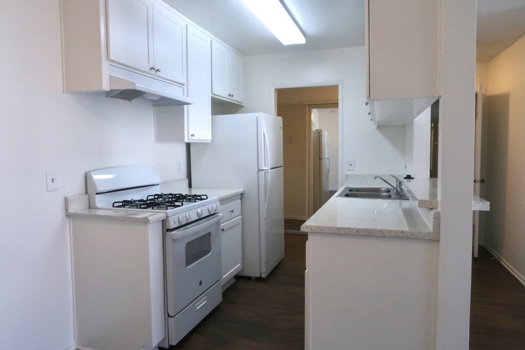 Heritage Park at Woodman- one bedroom unit 220 kitchen appliances
