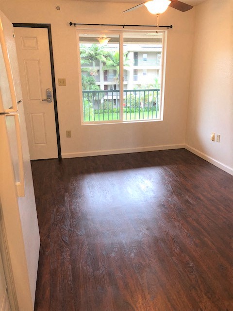 The Waterfront Apartments at Kahului living area and entry way