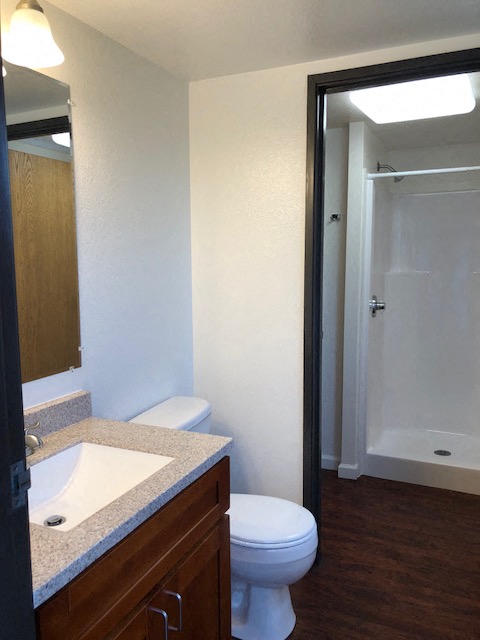 The Waterfront Apartments at Kahului bathroom