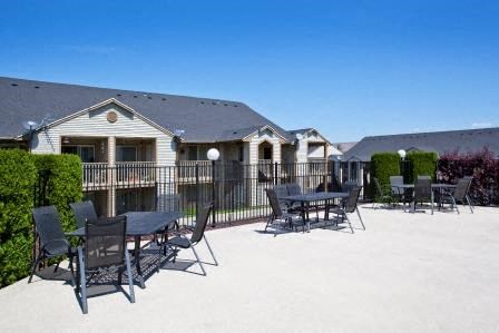 Englewood Garden Villas Relaxing Outdoor Lounge Area