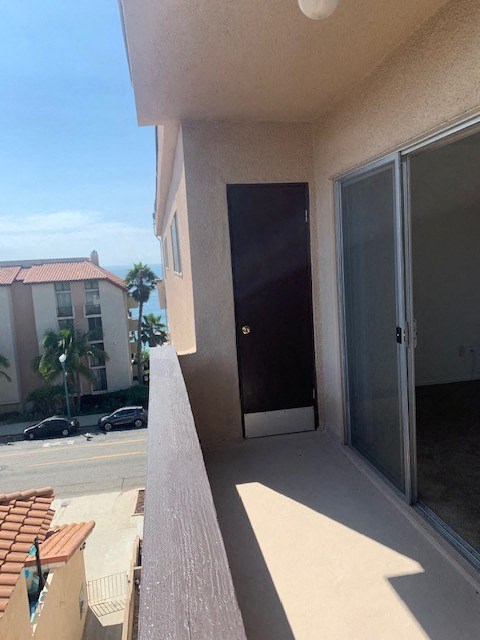 Seaview Apartments balcony