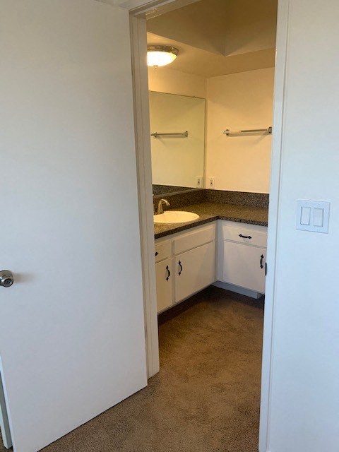 Seaview Apartments attached bathroom