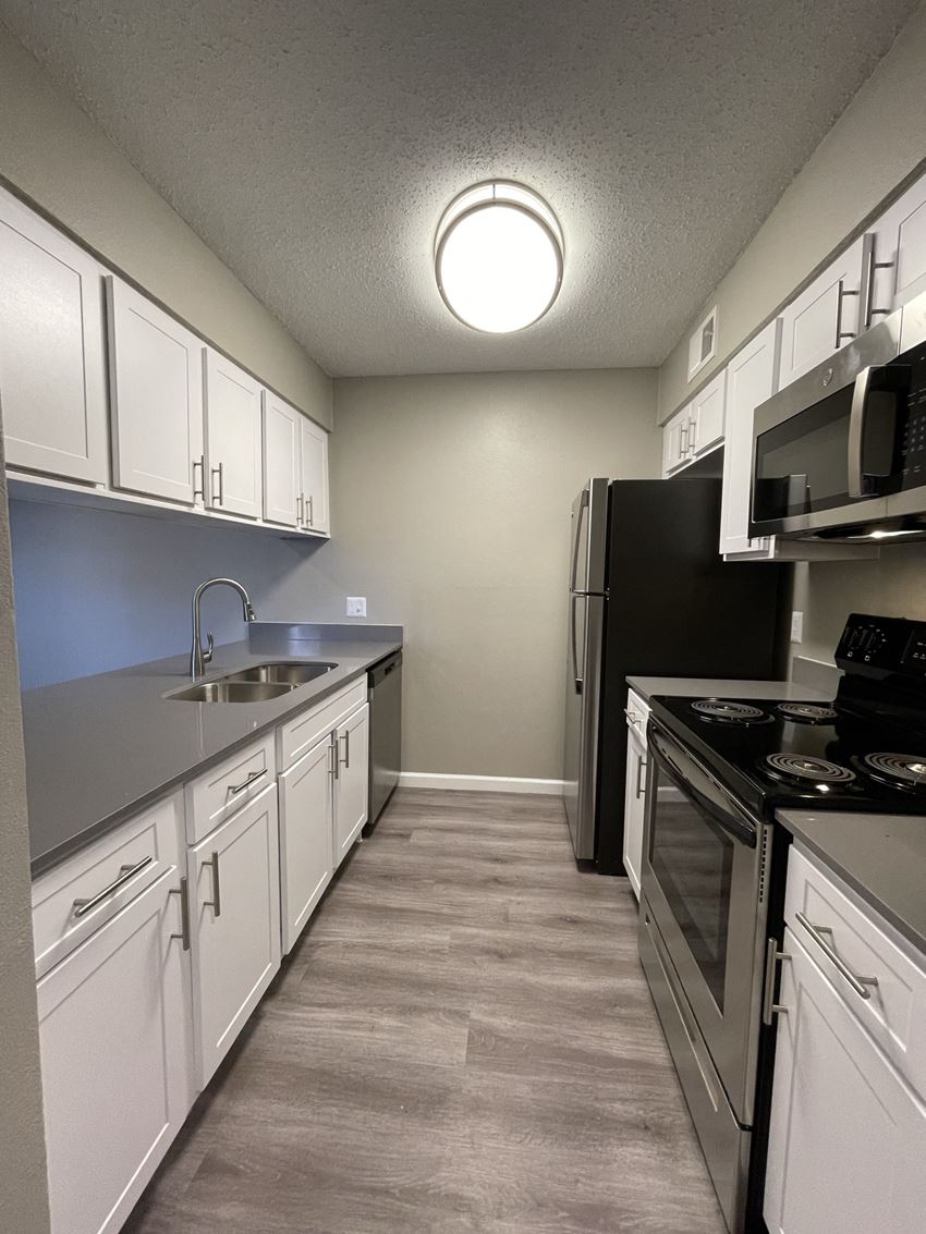 The Forest At Duck Creek Apartments, 4328 Duck Creek Dr, Garland, TX