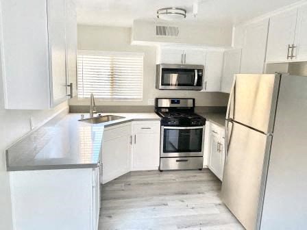 210 Garfield kitchen area with appliances