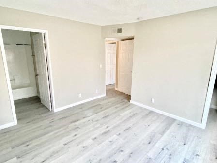 210 Garfield unfurnished living room