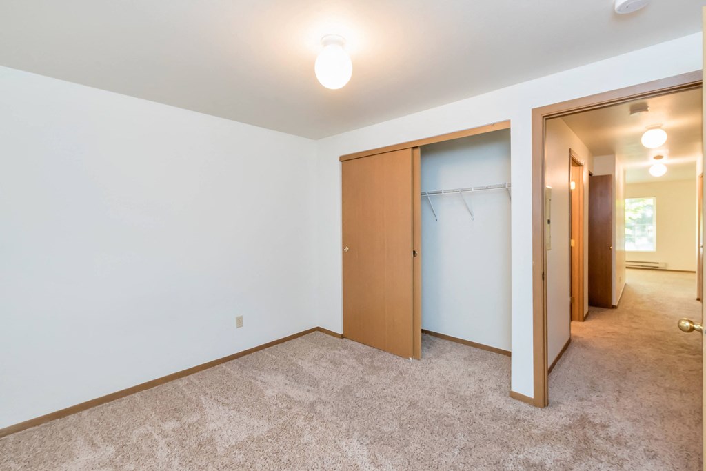 Courtside Apartments bedroom closet