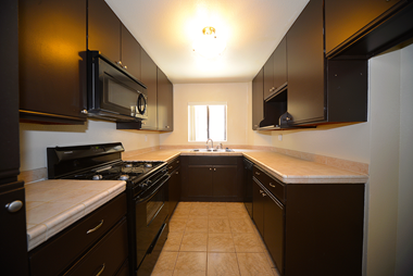 171 N. Wilson Ave 1-2 Beds Apartment for Rent Photo Gallery 1