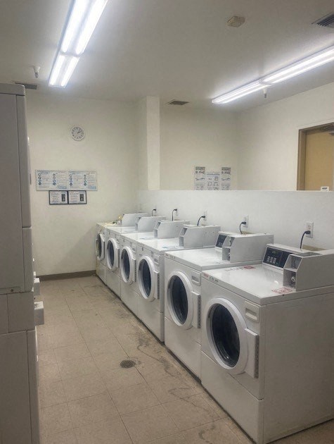Irvine Inn laundry room