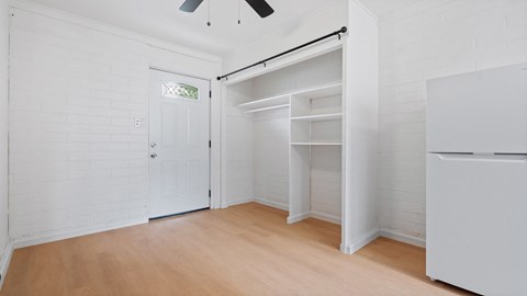 Kahakai Apartments front apartment entrance