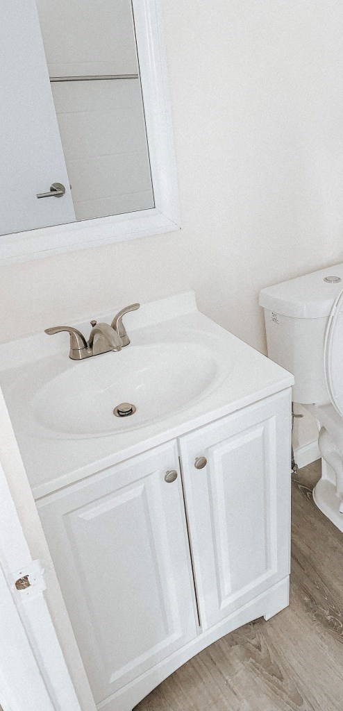 Kam IV Bathroom Cabinets