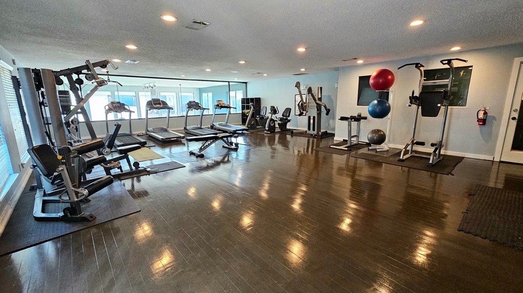 LaVita on Lovers Lane fitness center equipment