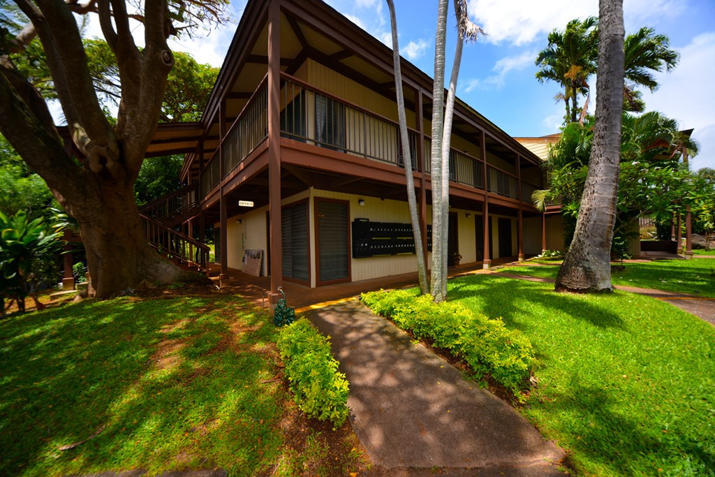 Coconut Inn exterior building