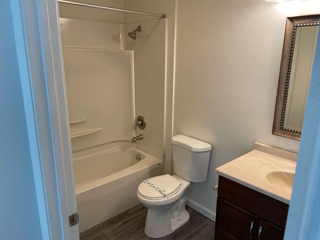 Limoncello Apartments Unit 115 Bathroom