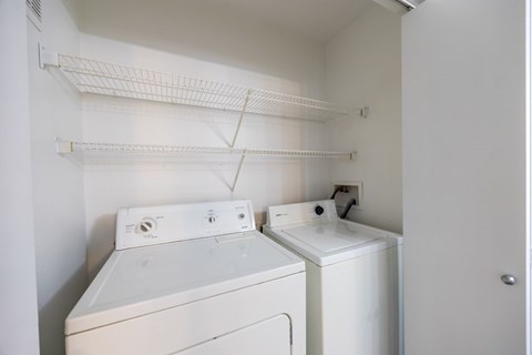 Los Pecos in unit washer and dryer