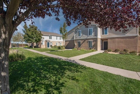 Lozano Vista Apartments walkway