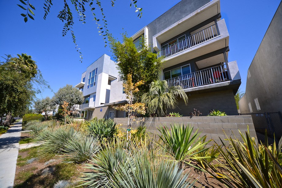 Mar Vista Lofts  - Lush Landscaping