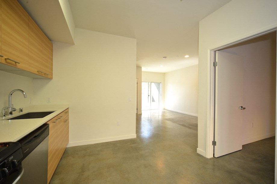 Mar Vista Lofts - Kitchen