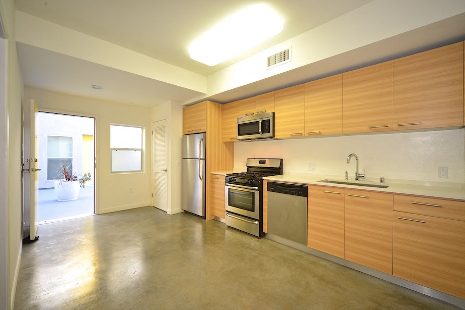 Mar Vista Lofts - Kitchen