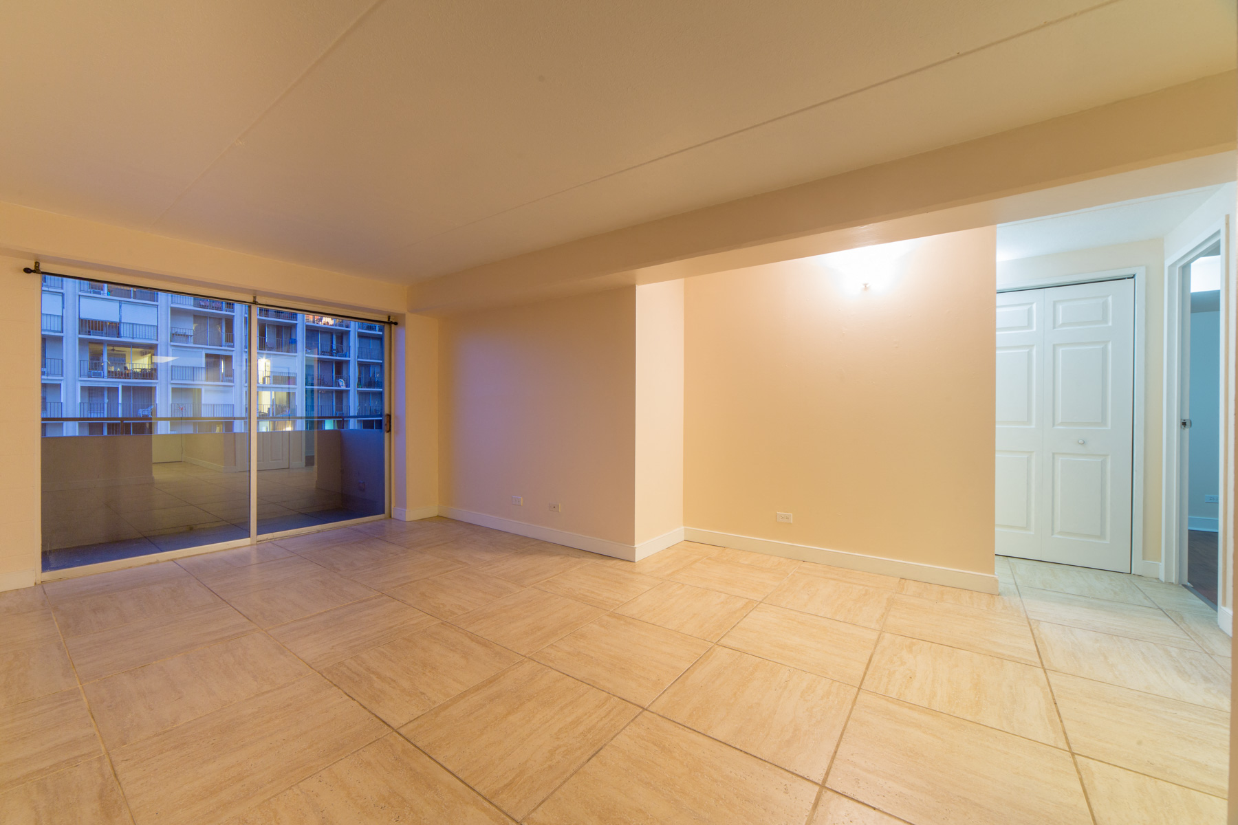 Napili Towers living area