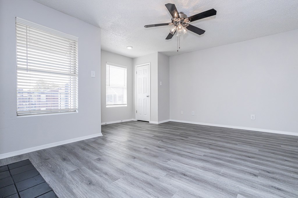 Oak Tree Village Living Room 1 Bedroom