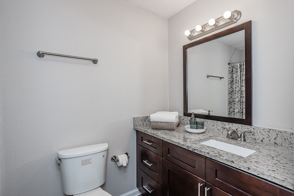 Oak Tree Village Bathroom 1 Bedroom