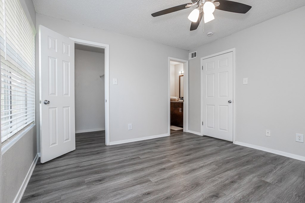Oak Tree Village Bedroom