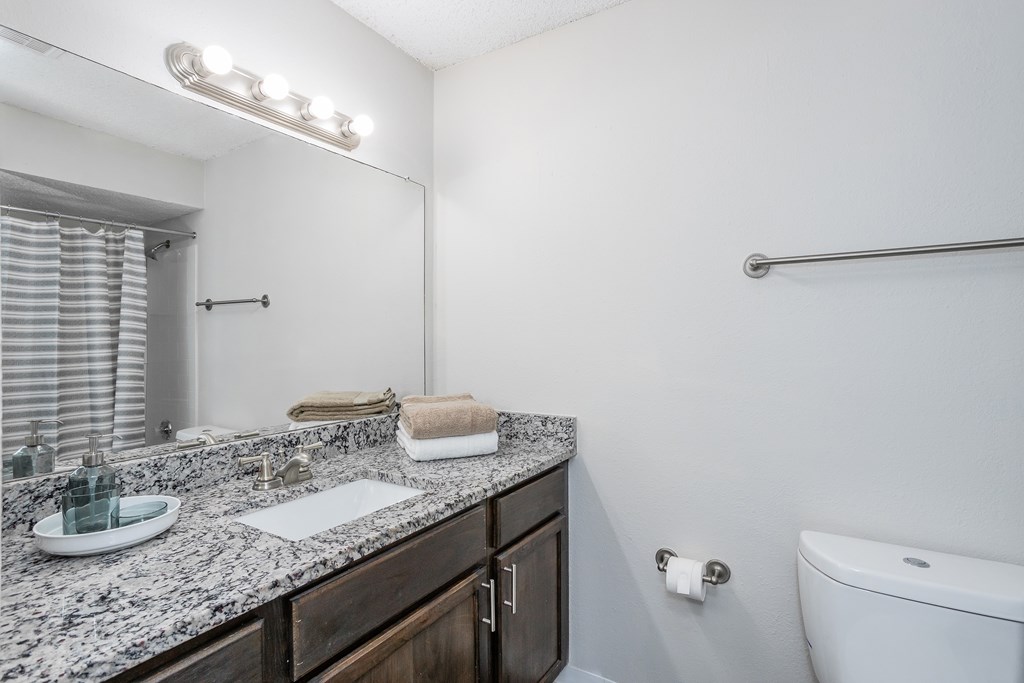 Oak Tree Village Bathroom 1 Bedroom