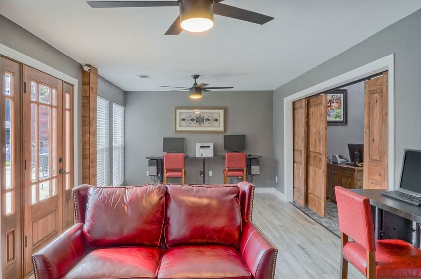 Oak Tree Village Apartments Resident Amenity Space Oak Tree Village Apartments Resident Amenity Space - Photo Gallery