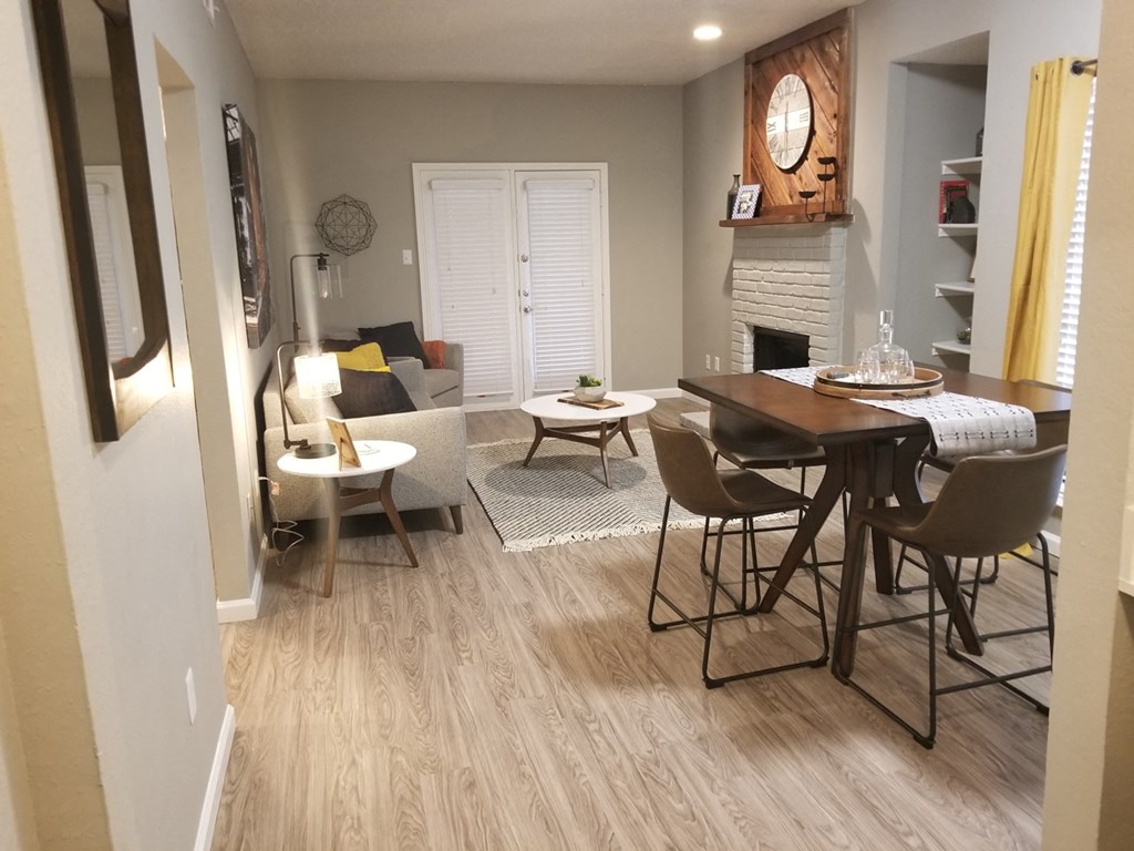 Oakwood Creek Apartments living and dining area with decor