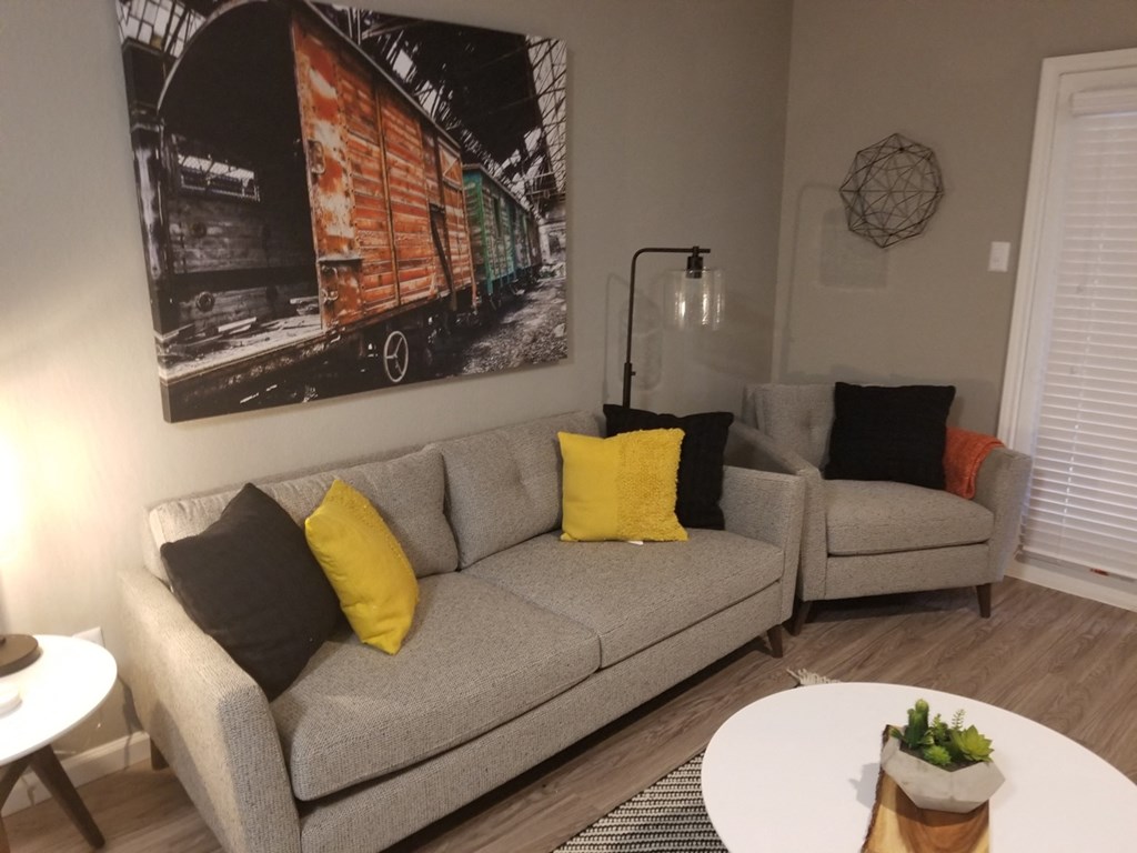Oakwood Creek Apartments living area with decor
