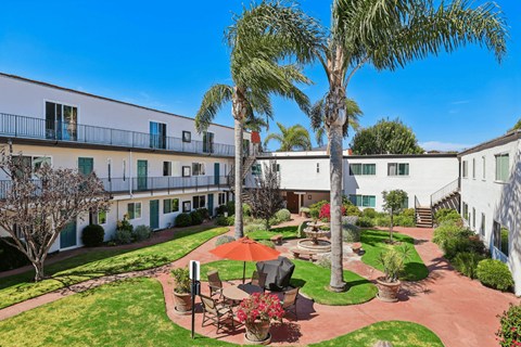 OceanView Townhomes courtyard