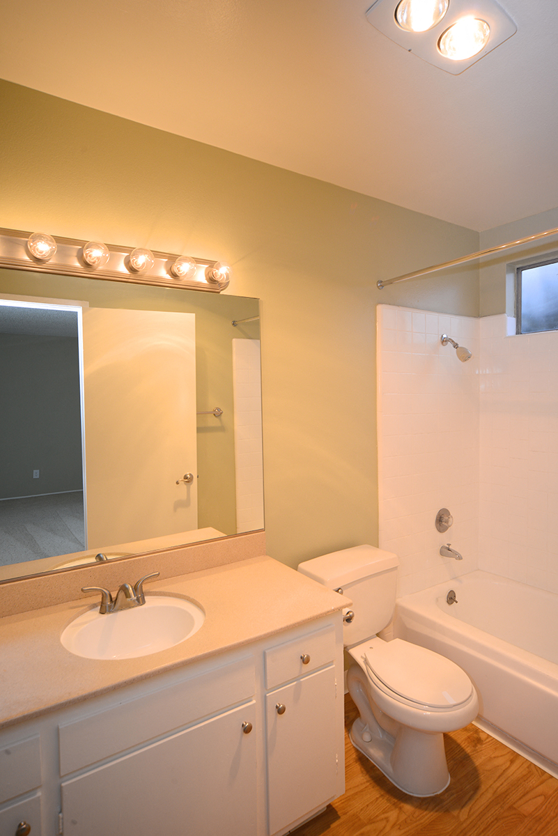 Ocean View Townhomes main bathroom upper level
