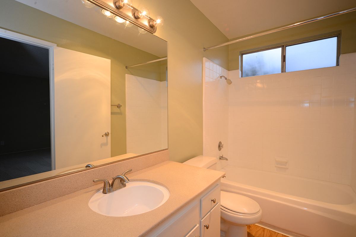 Ocean View Townhomes main bathroom upper level