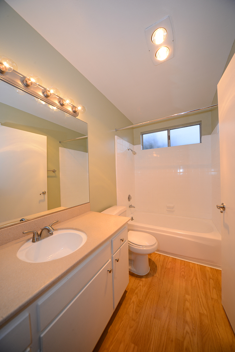 Ocean View Townhomes main bathroom upper level