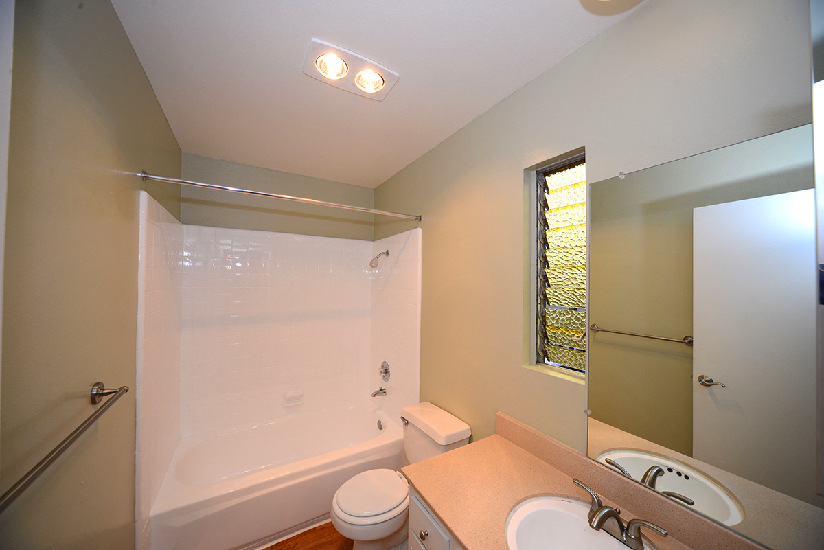 Ocean View Townhomes one bed one bath full view of bathroom