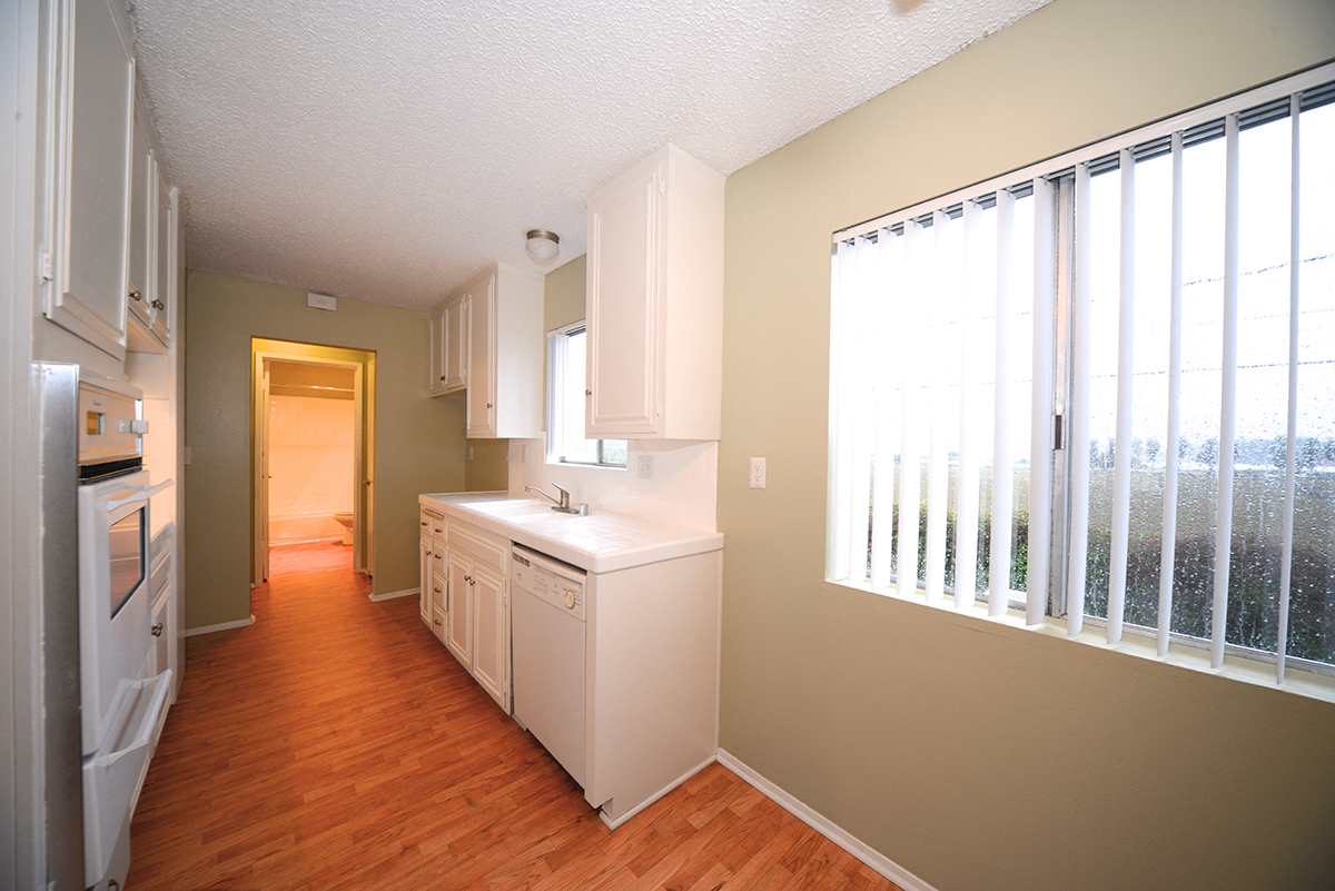 Ocean View Townhomes full view of kitchen