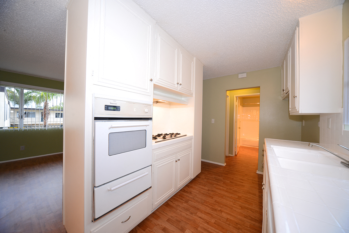 Ocean View Townhomes view of kitchen and living room