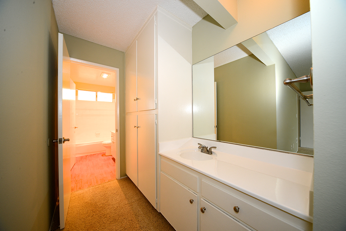 Ocean View Townhomes bathroom vanity