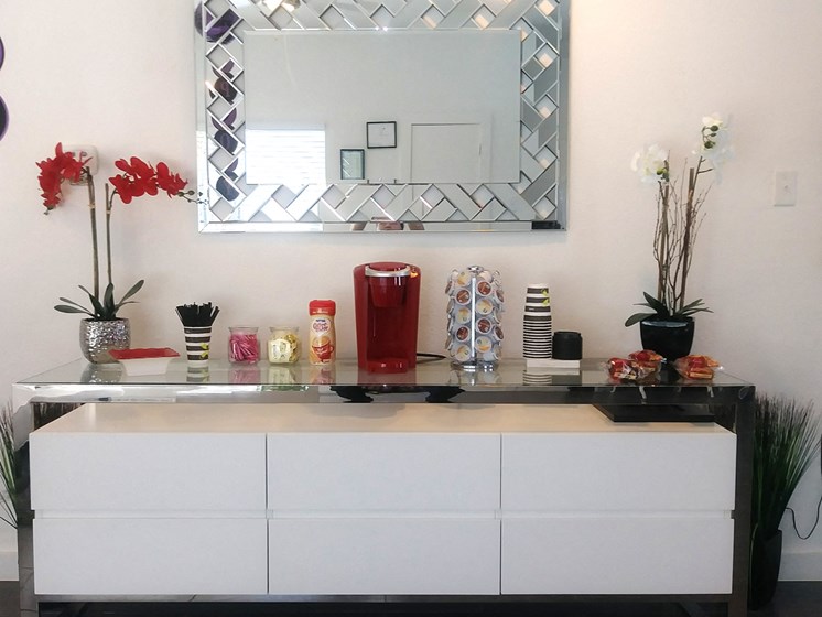 El Castillo Apartments lounge