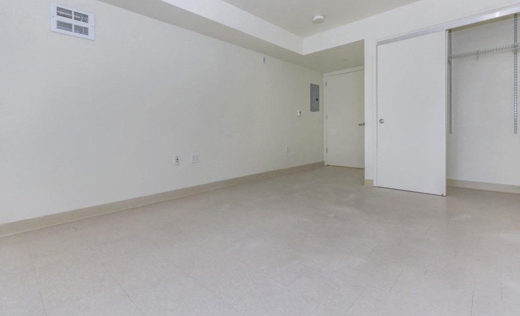 Pacific Pointe bedroom