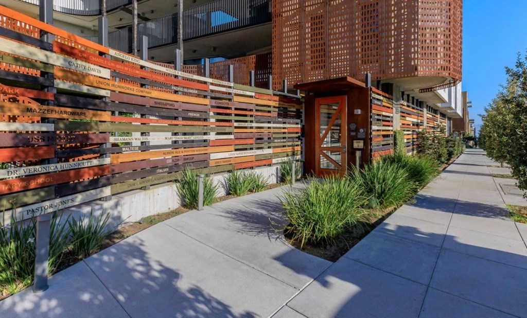 Pacific Pointe exterior building