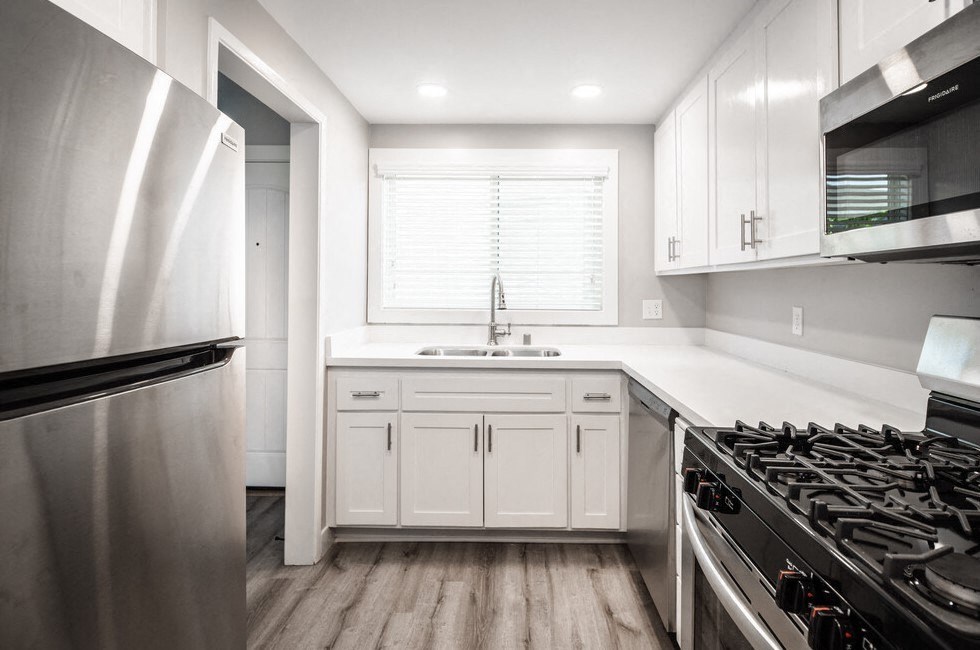 PacificHeights_Kitchen_2Bed1Bath_986sqft