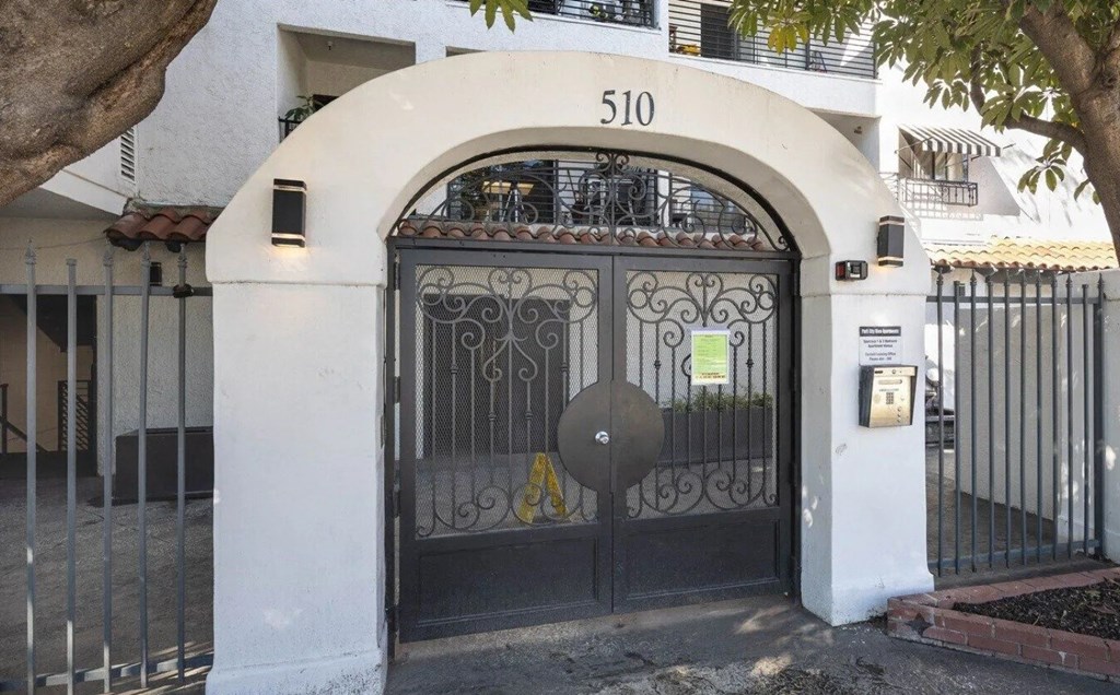 park city view front entrance