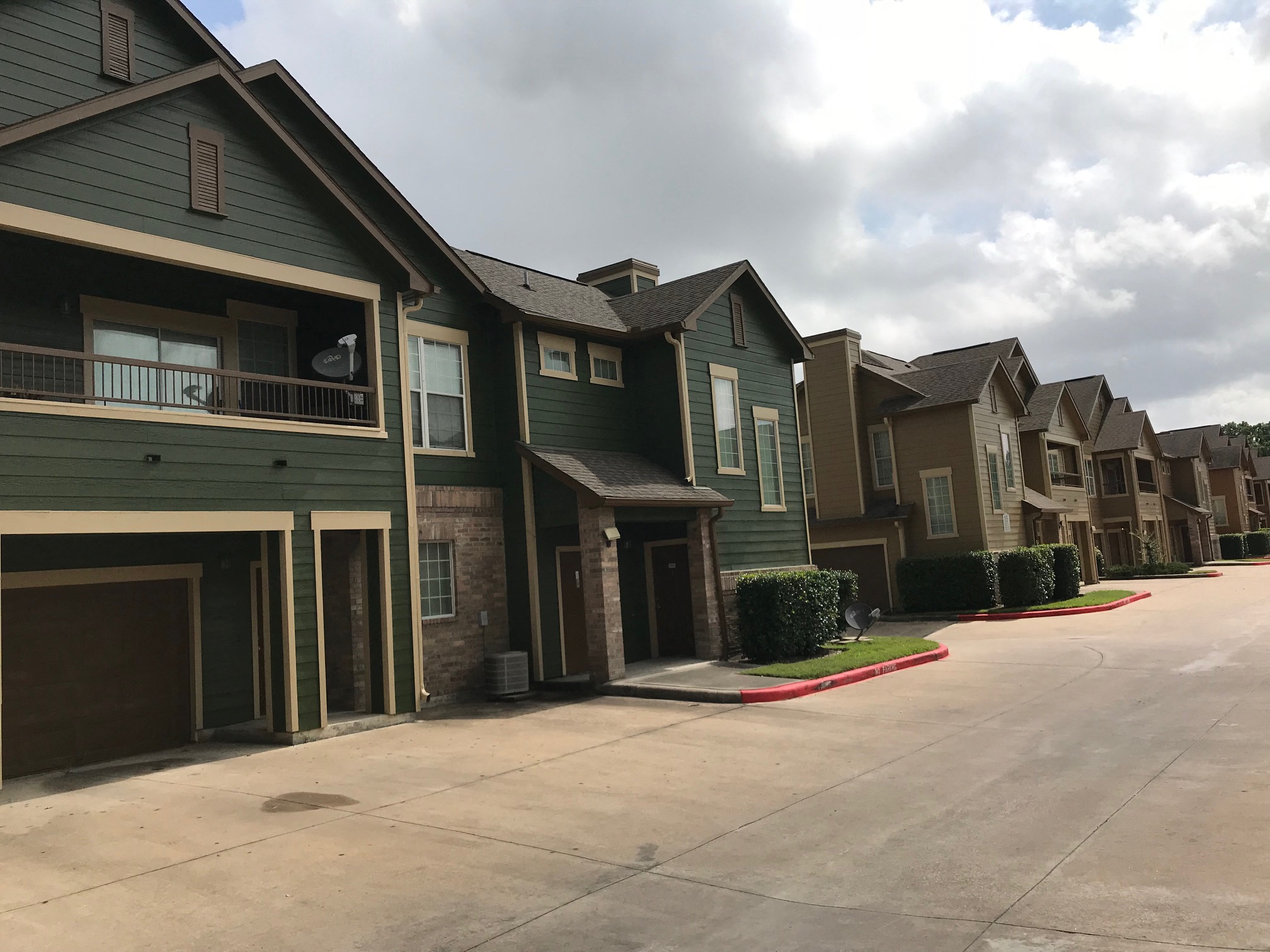Park at Kirkstall Apartments Exterior building
