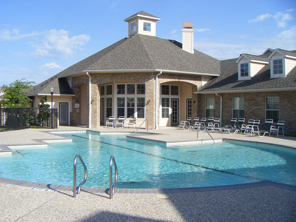 Park at Kirkstall Apartments Pool Area