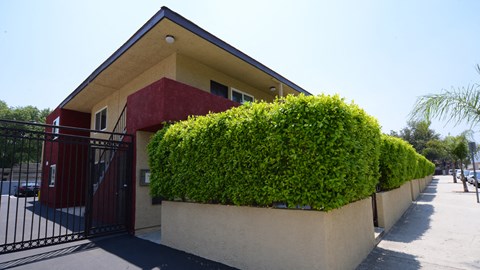 20830 Vintage Apartments exterior