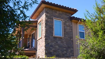Parkside Villas exterior building window  - Photo Gallery 18